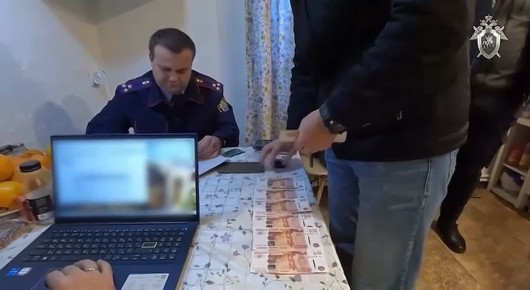 Начальника вневедомственной охраны в Нижнем обвинили во взяточничестве, а начальника одного из отделов в посредничестве