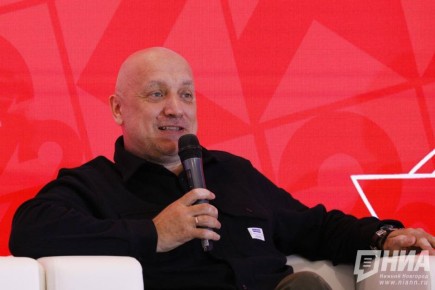 Захар Прилепин заключает новый контракт на военную службу